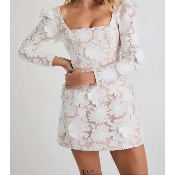 NWT Helsi Ellen Flower Appliqu Long Sleeve Mini Dress White Floral  Minidress